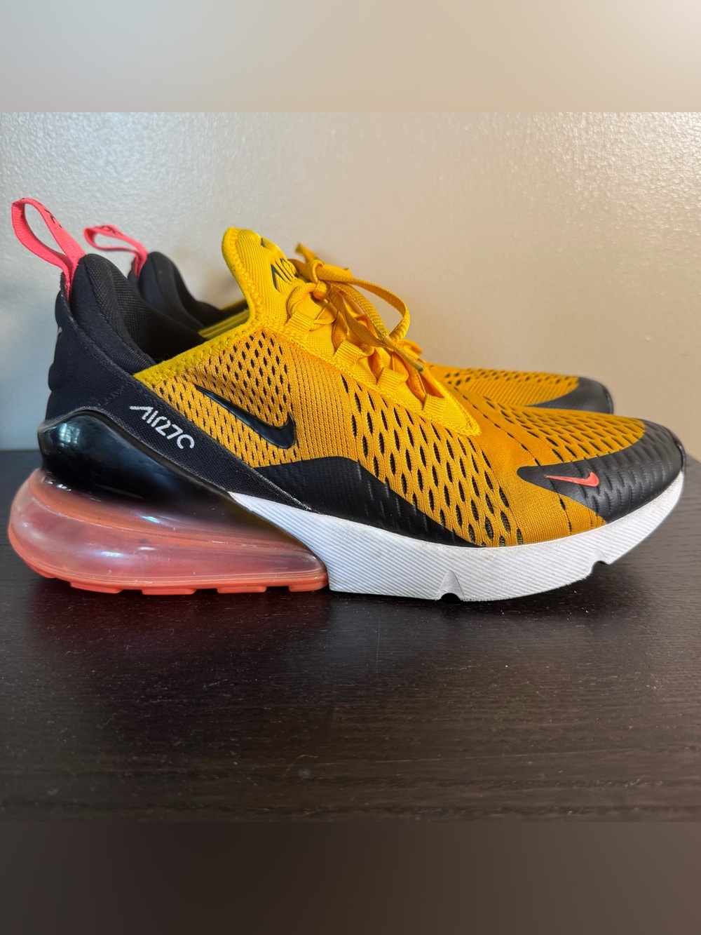 Nike Men’s Air Max 270 “Tiger” in Yellow with Black Accents, Size 9.5